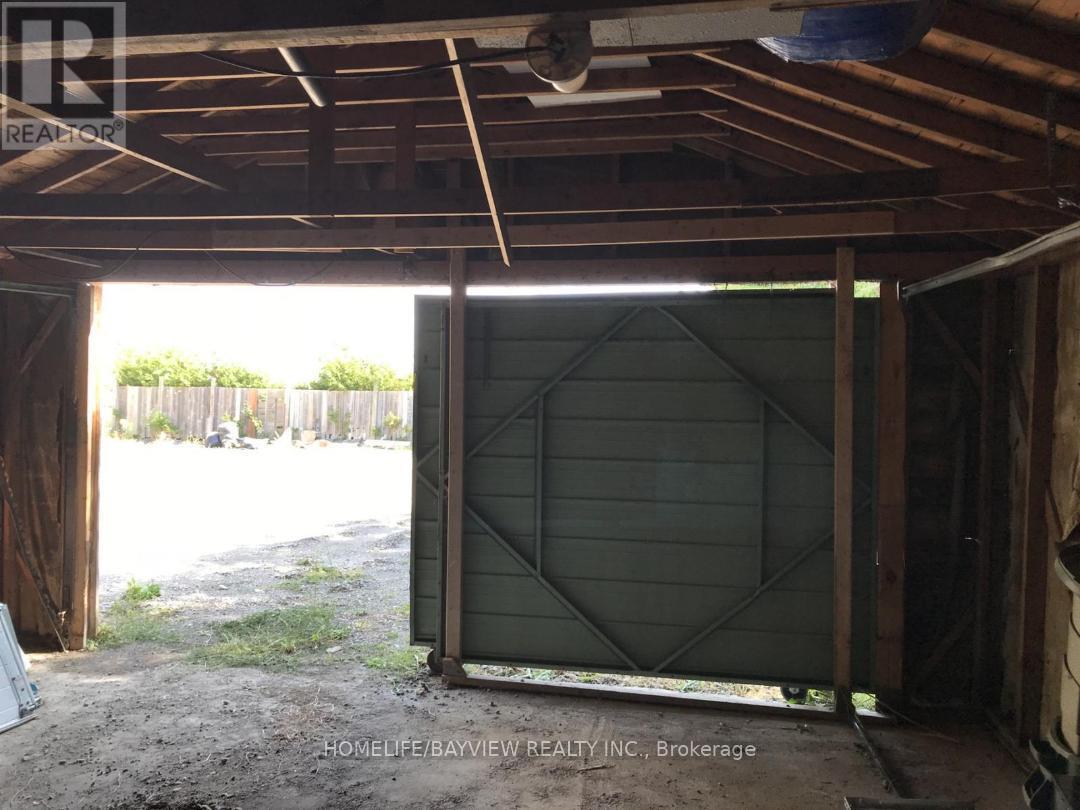 15132 WOODBINE AVENUE