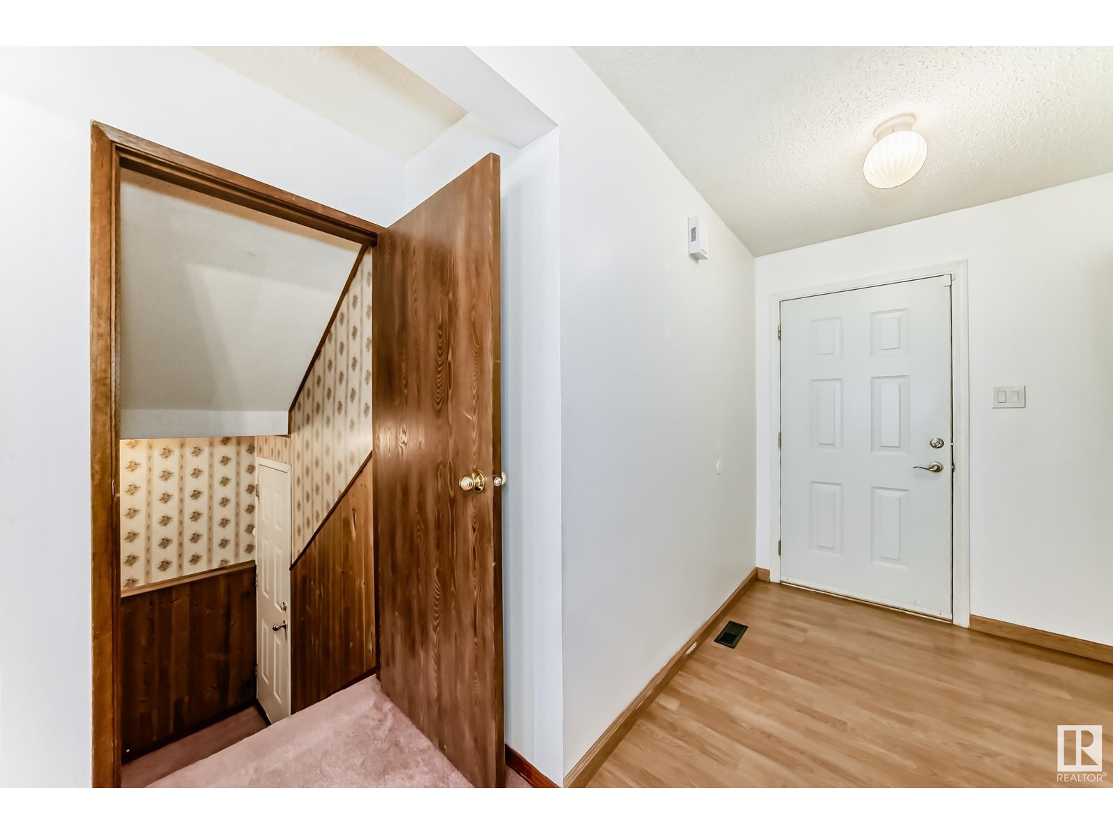 94 LORELEI CL NW