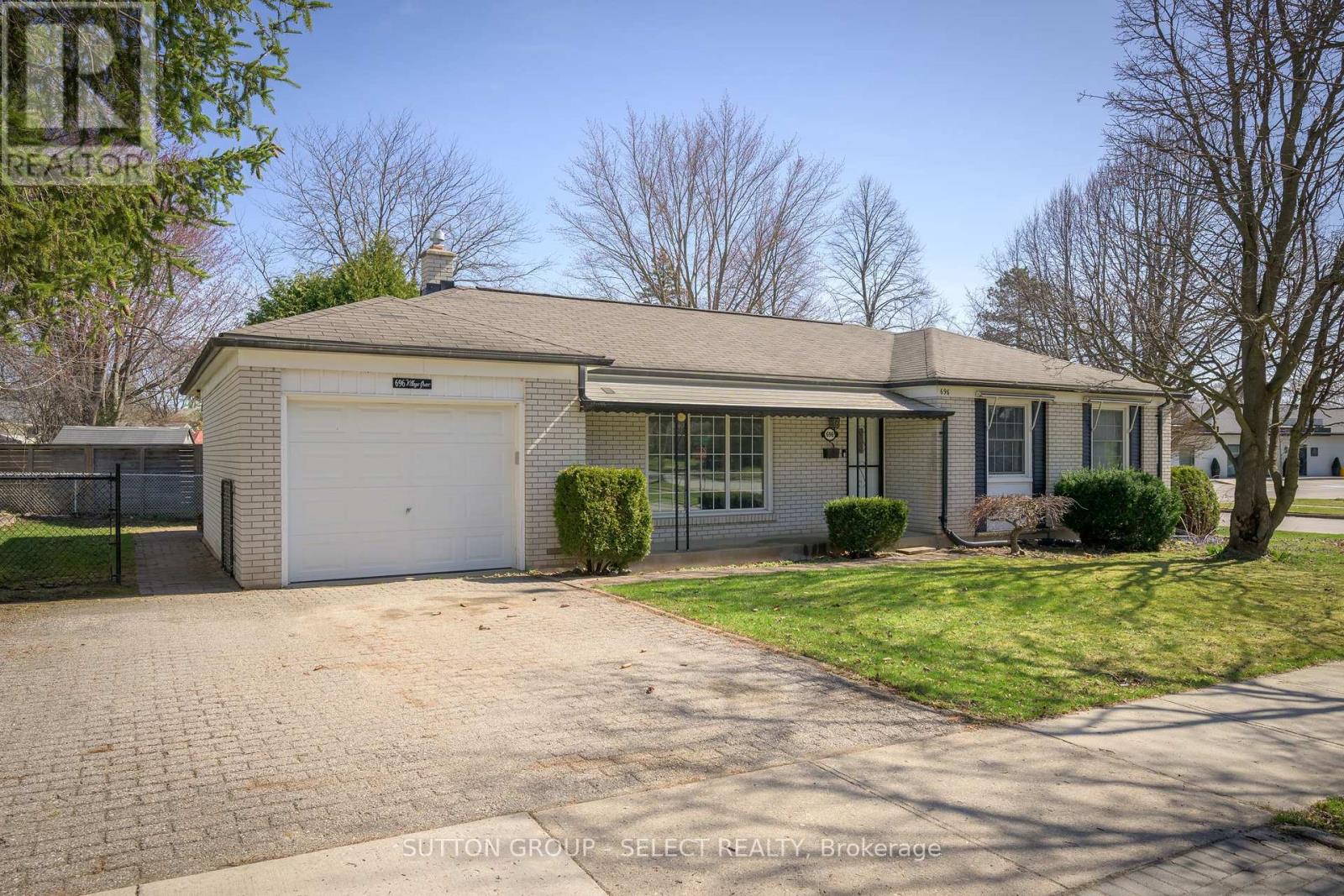 696 VILLAGE GREEN AVENUE