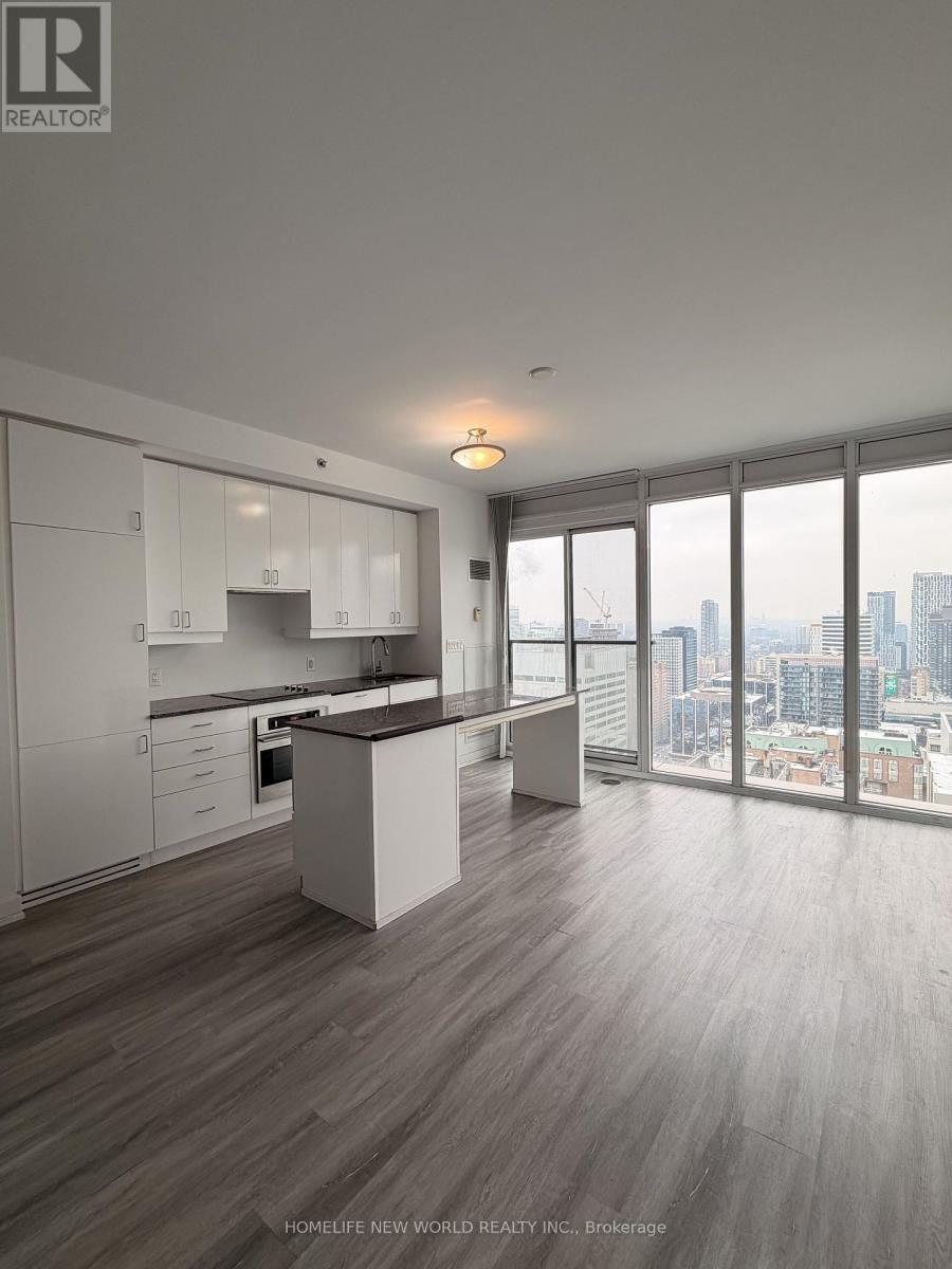 3909 - 426 UNIVERSITY AVENUE