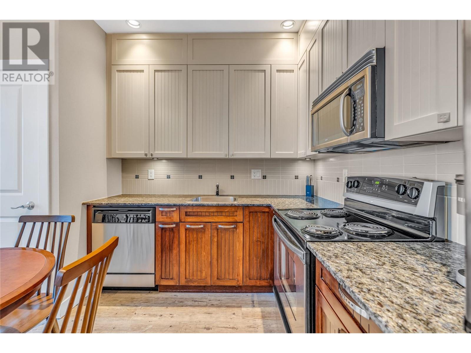 13011 Lakeshore Drive S Unit# 370