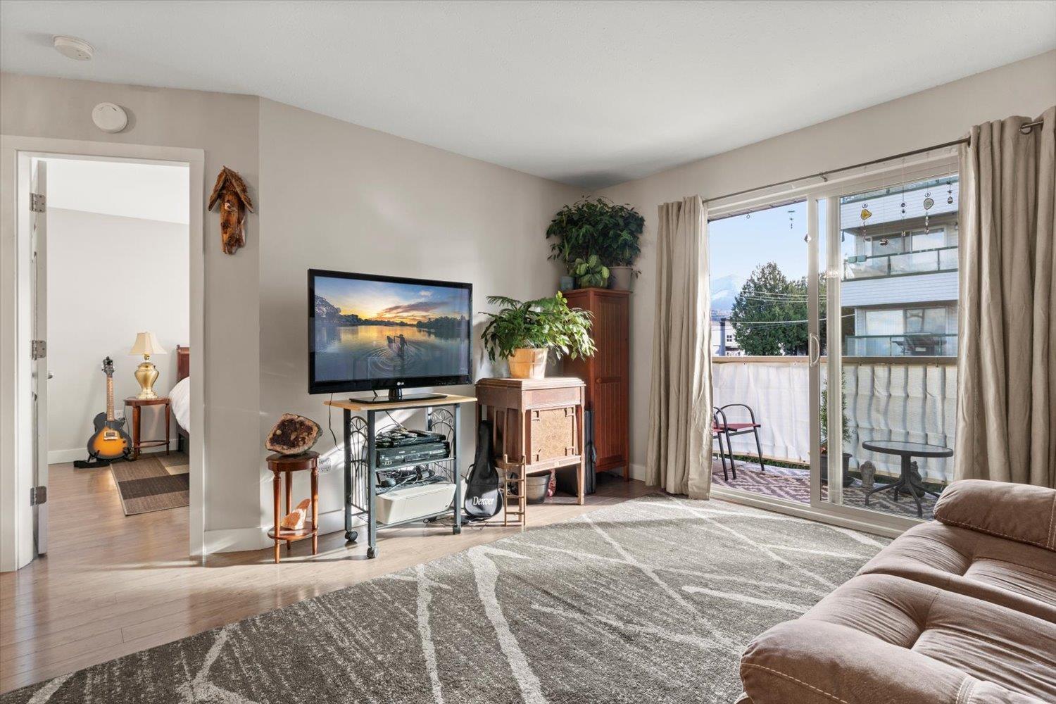 205 7435 SHAW AVENUE|Sardis East Vedder