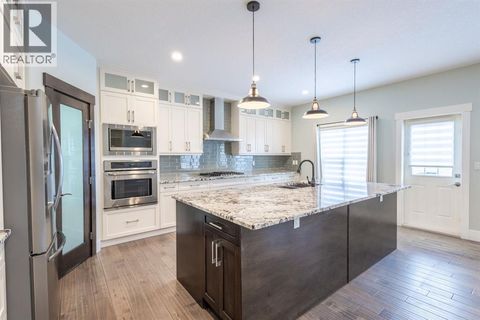 148 Baysprings Court SW Airdrie AB T4B3X7