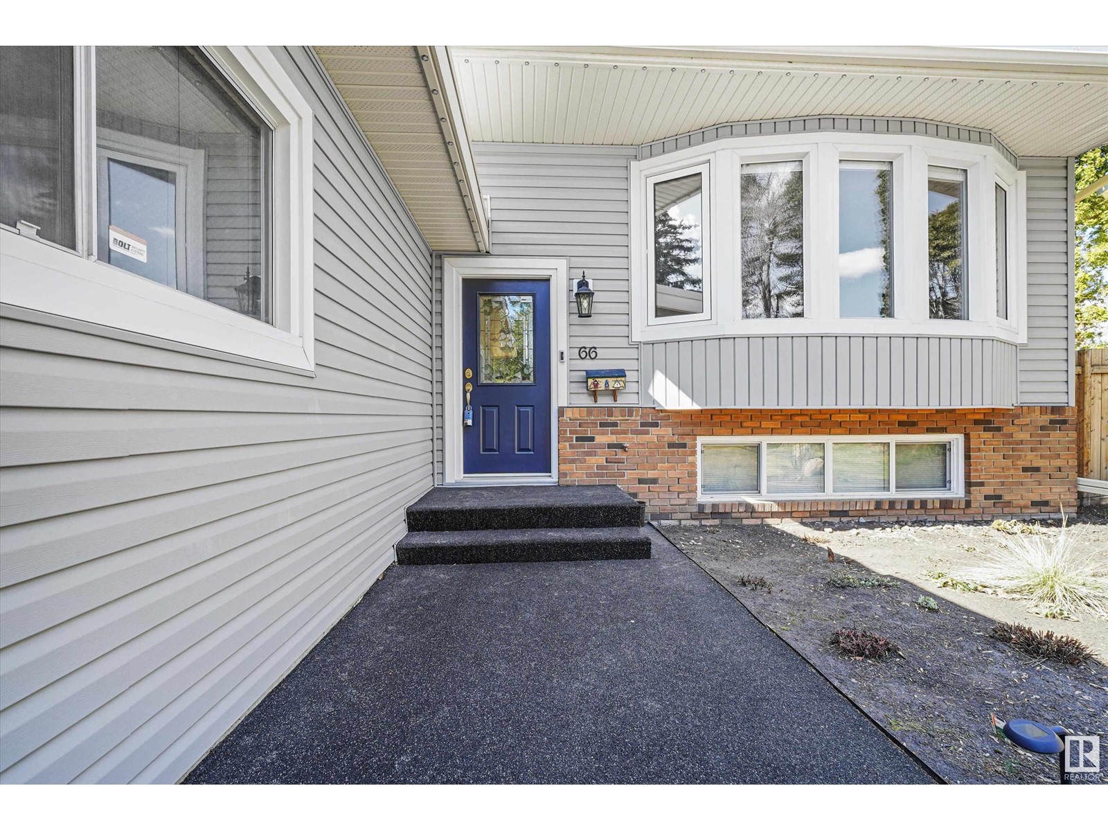 66 MELROSE CR