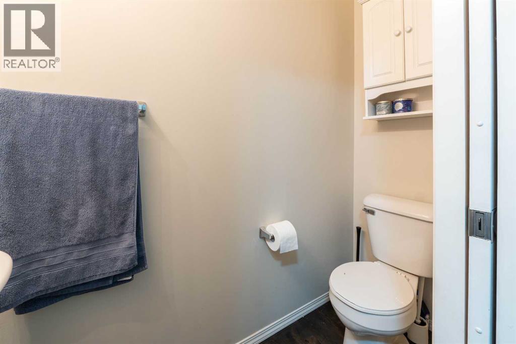 208 Country Village Manor NE