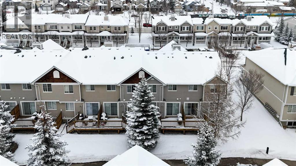 208 Country Village Manor NE