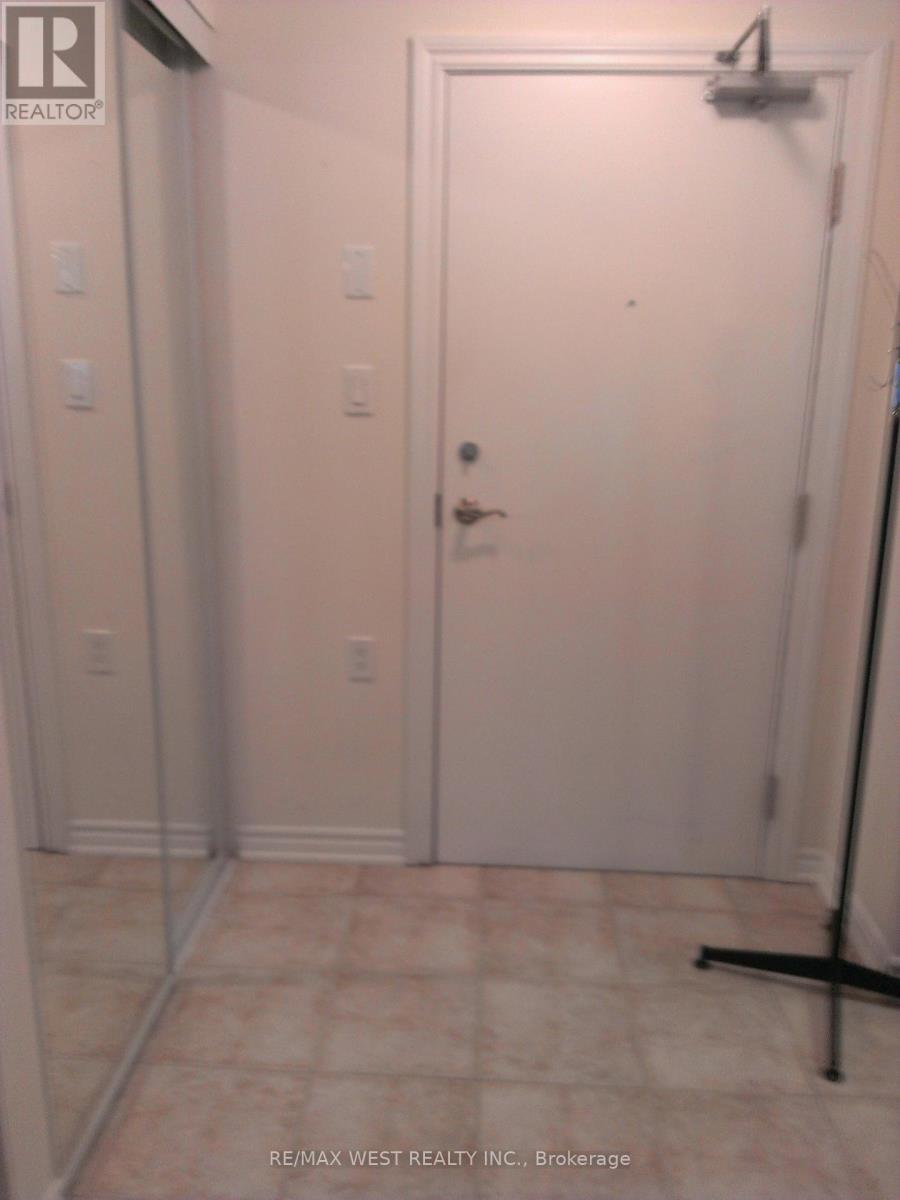 316 - 872 SHEPPARD AVENUE W