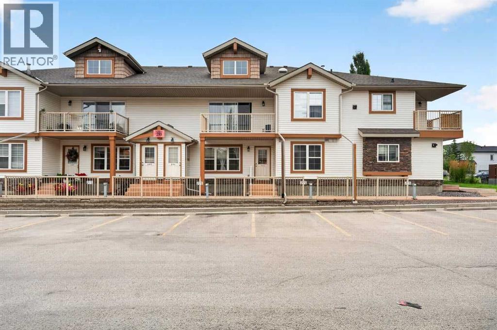 #104, 20 Panatella Landing NW