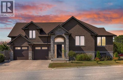 498 SACRED HEART DRIVE LaSalle ON N9J0A6