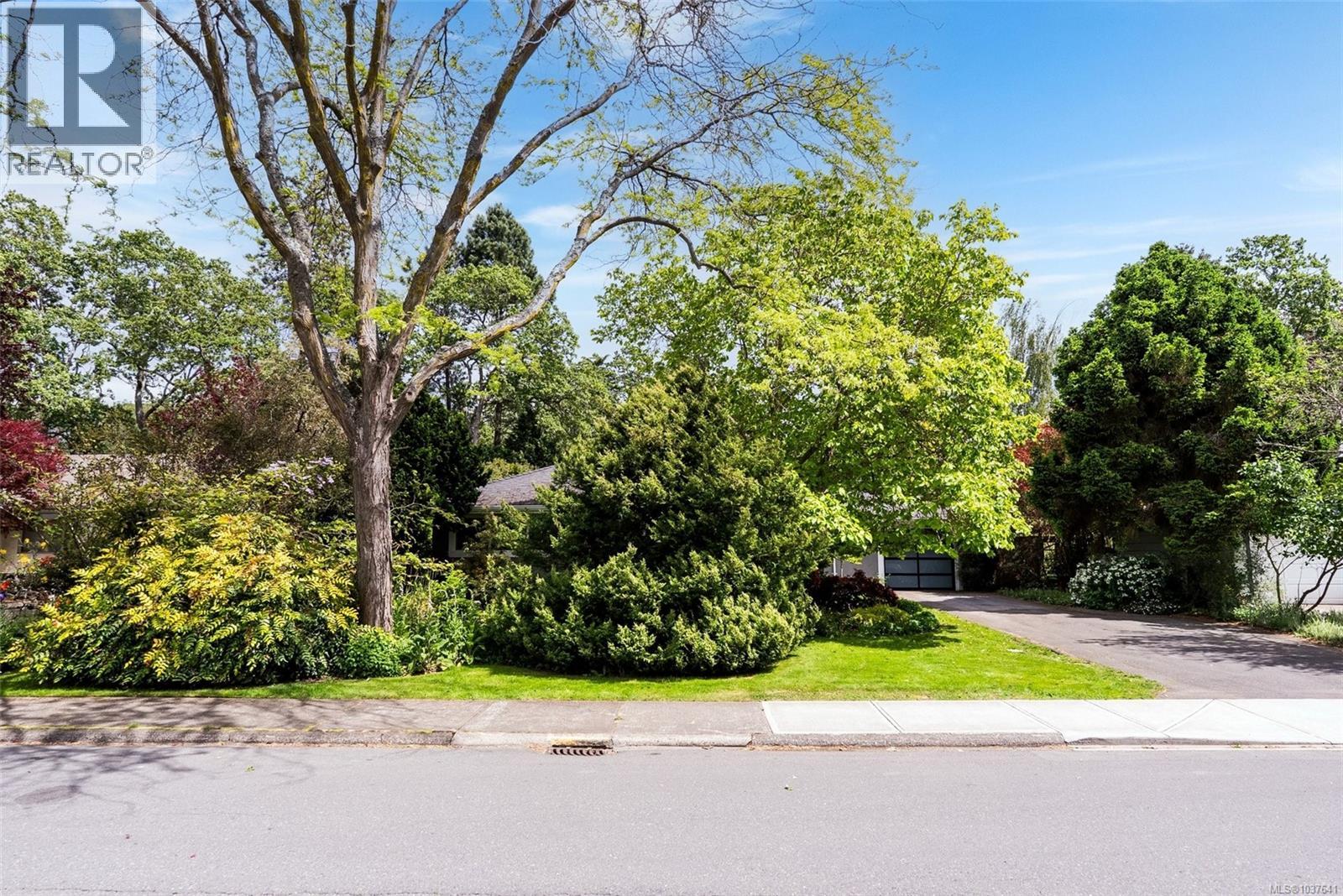 3171 Henderson Rd