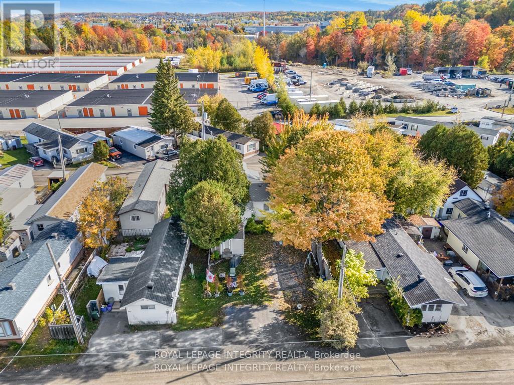 33 - 3535 ST. JOSEPH BOULEVARD