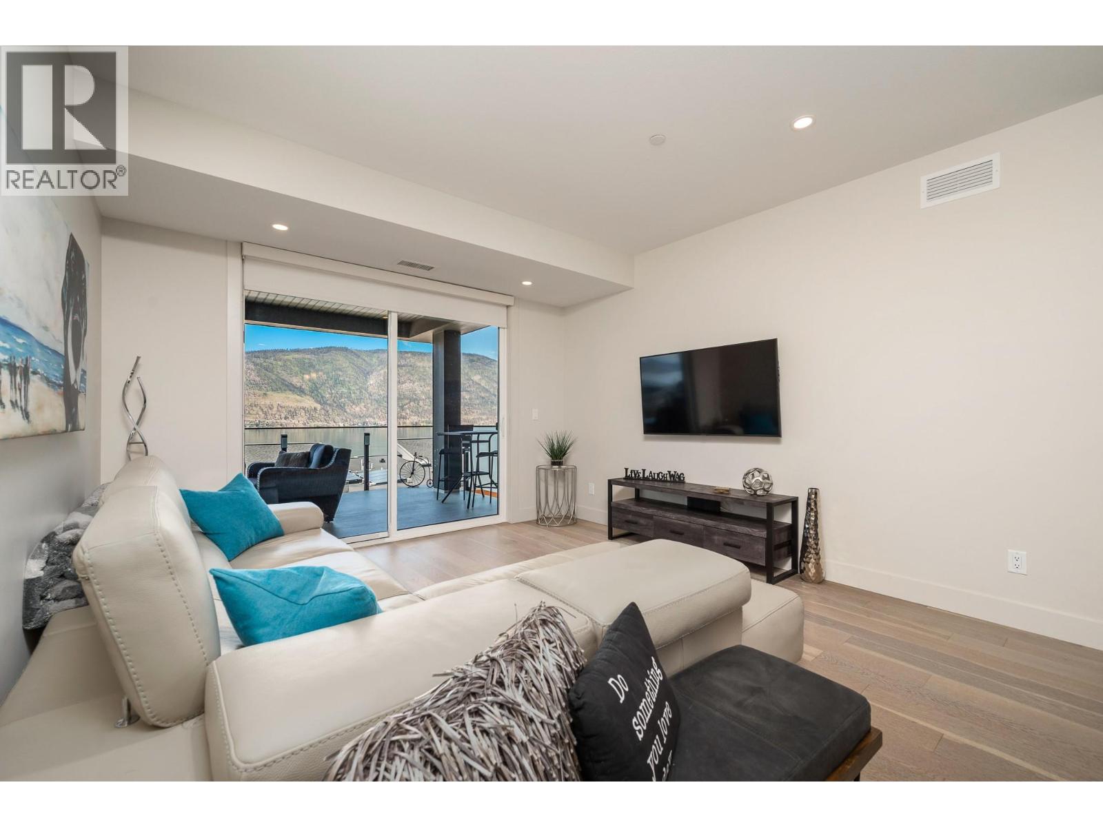 3475 Granite Close Unit# 211