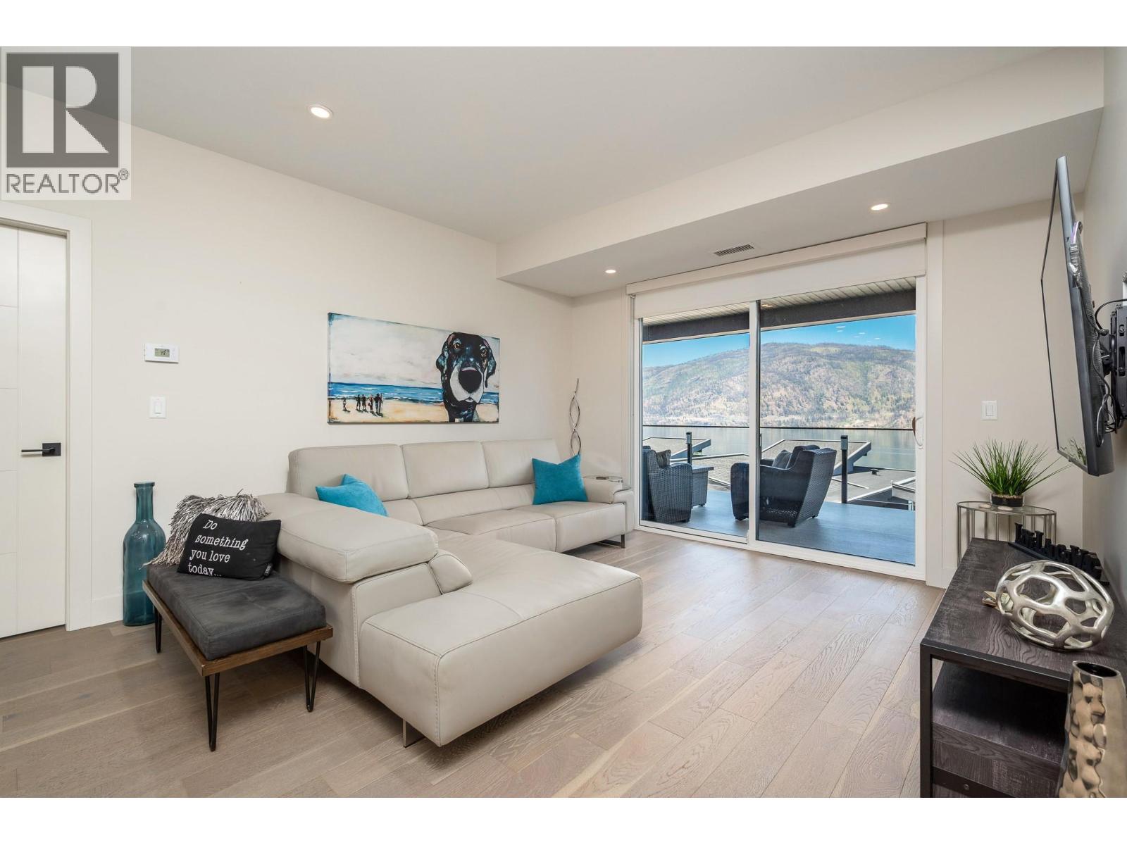 3475 Granite Close Unit# 211