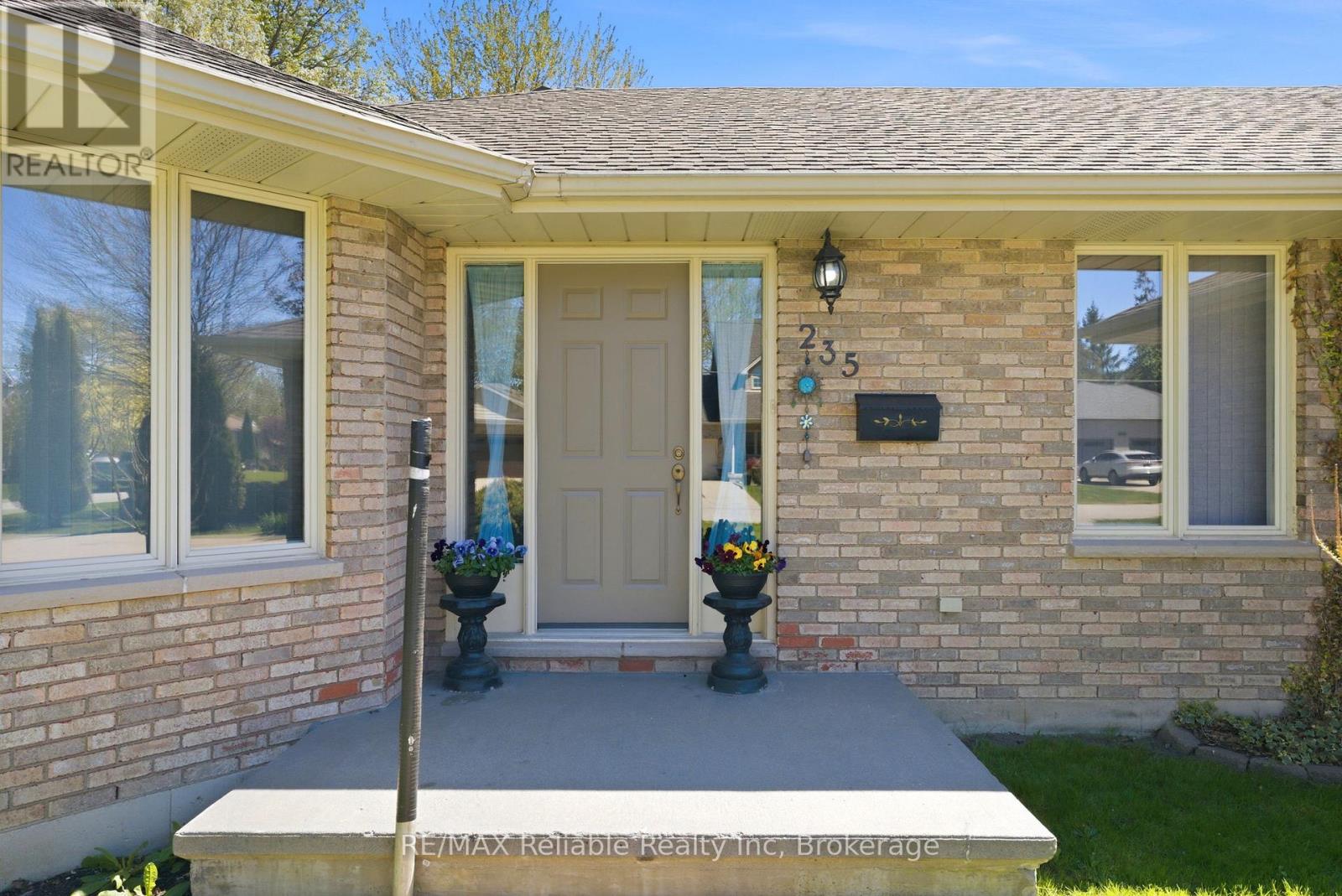 235 WILLIS WAY