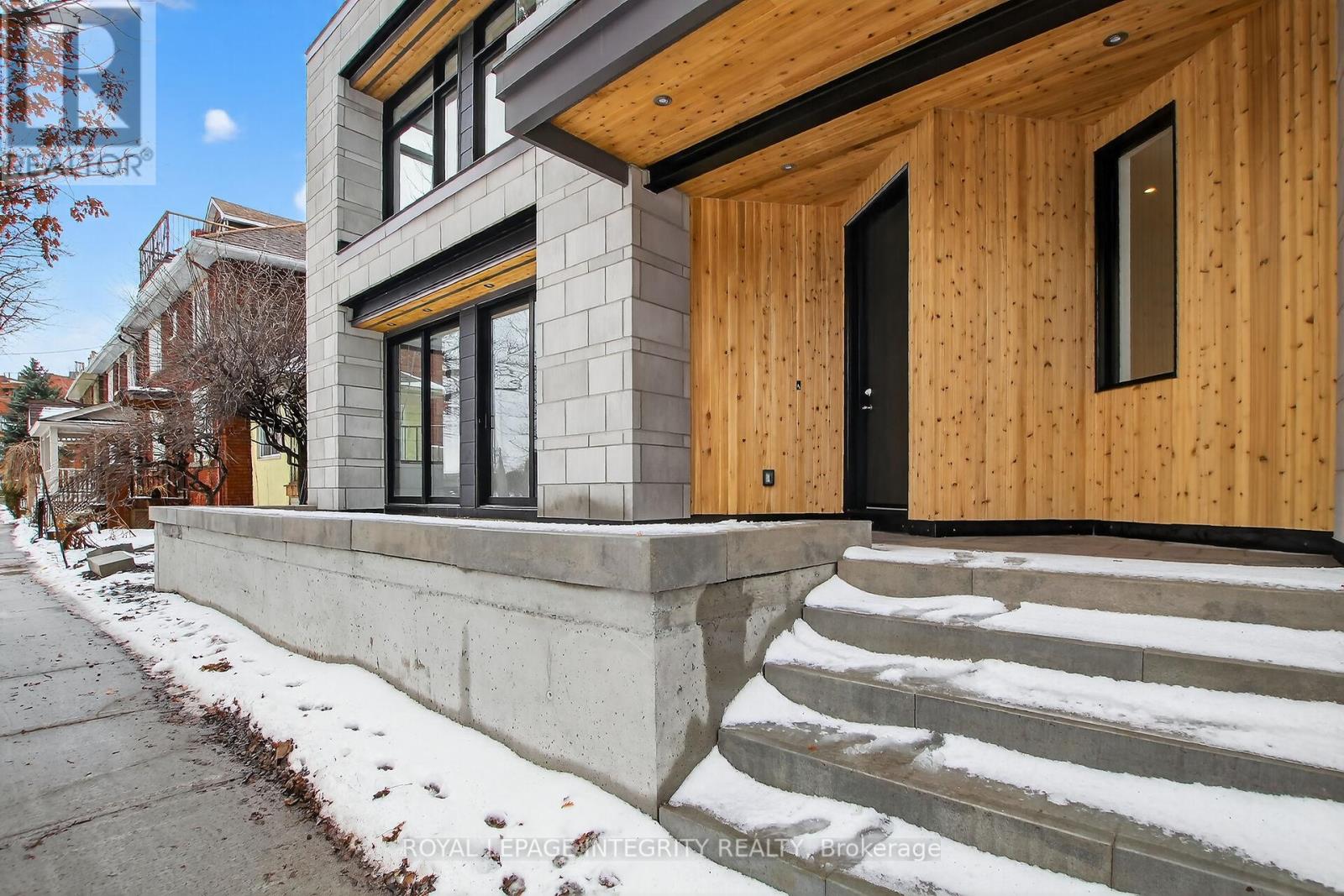 112 QUEEN ELIZABETH DRIVE