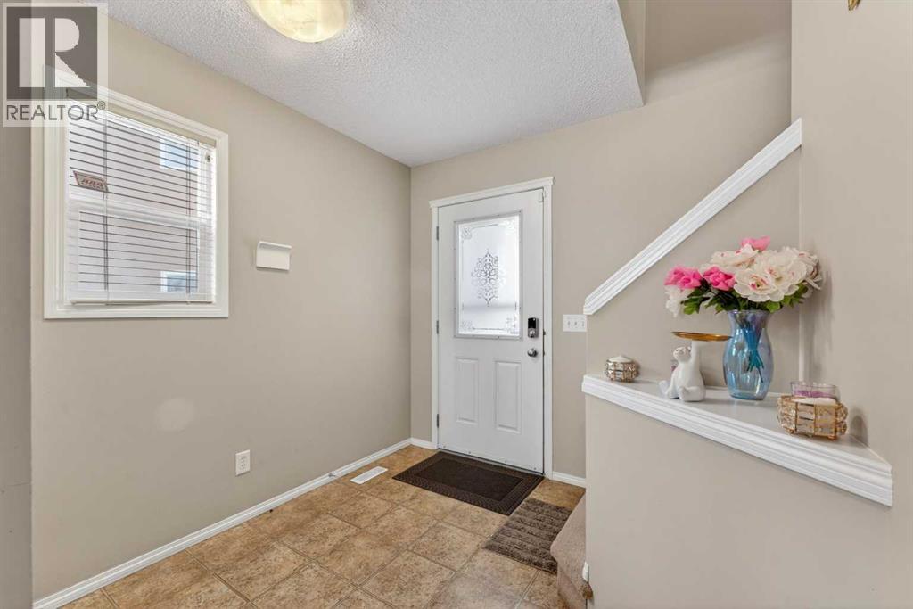 106 Saddlecrest Crescent NE