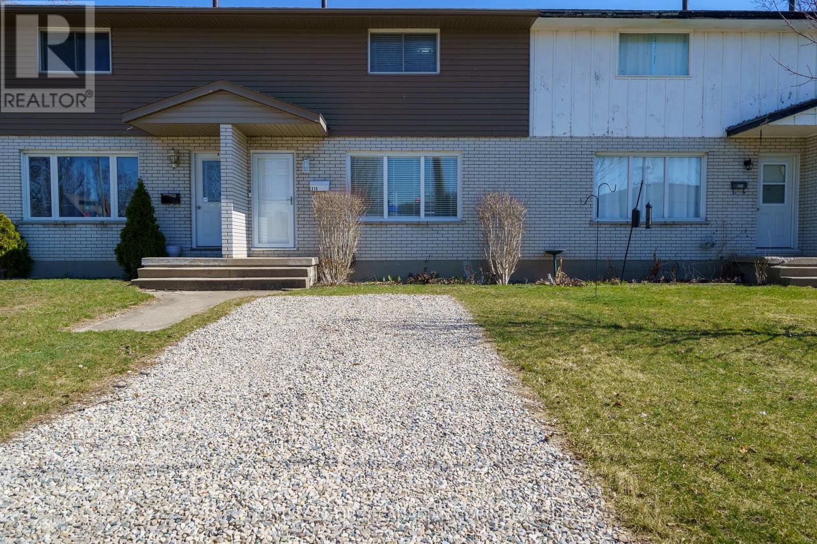 215 BEATTIE STREET
