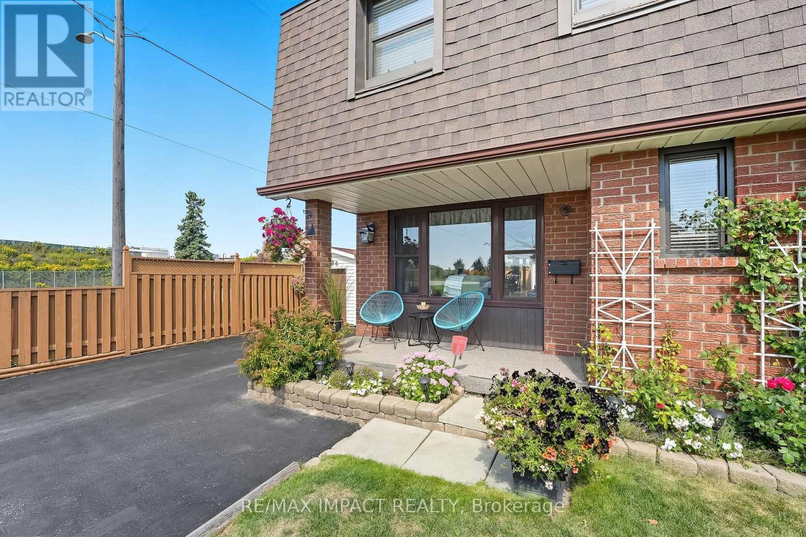 1506 FENELON CRESCENT