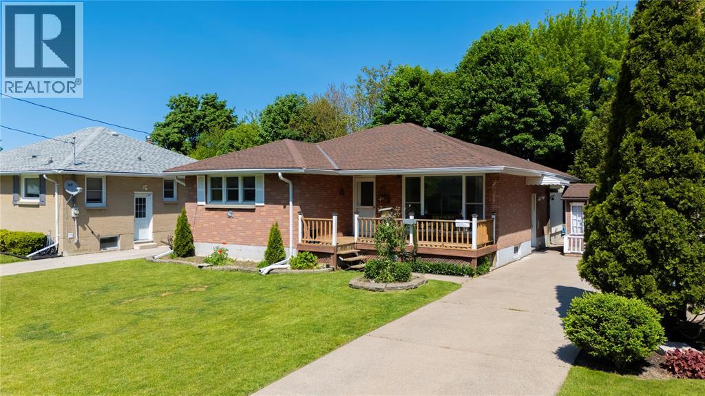 97 Grey CRESCENT