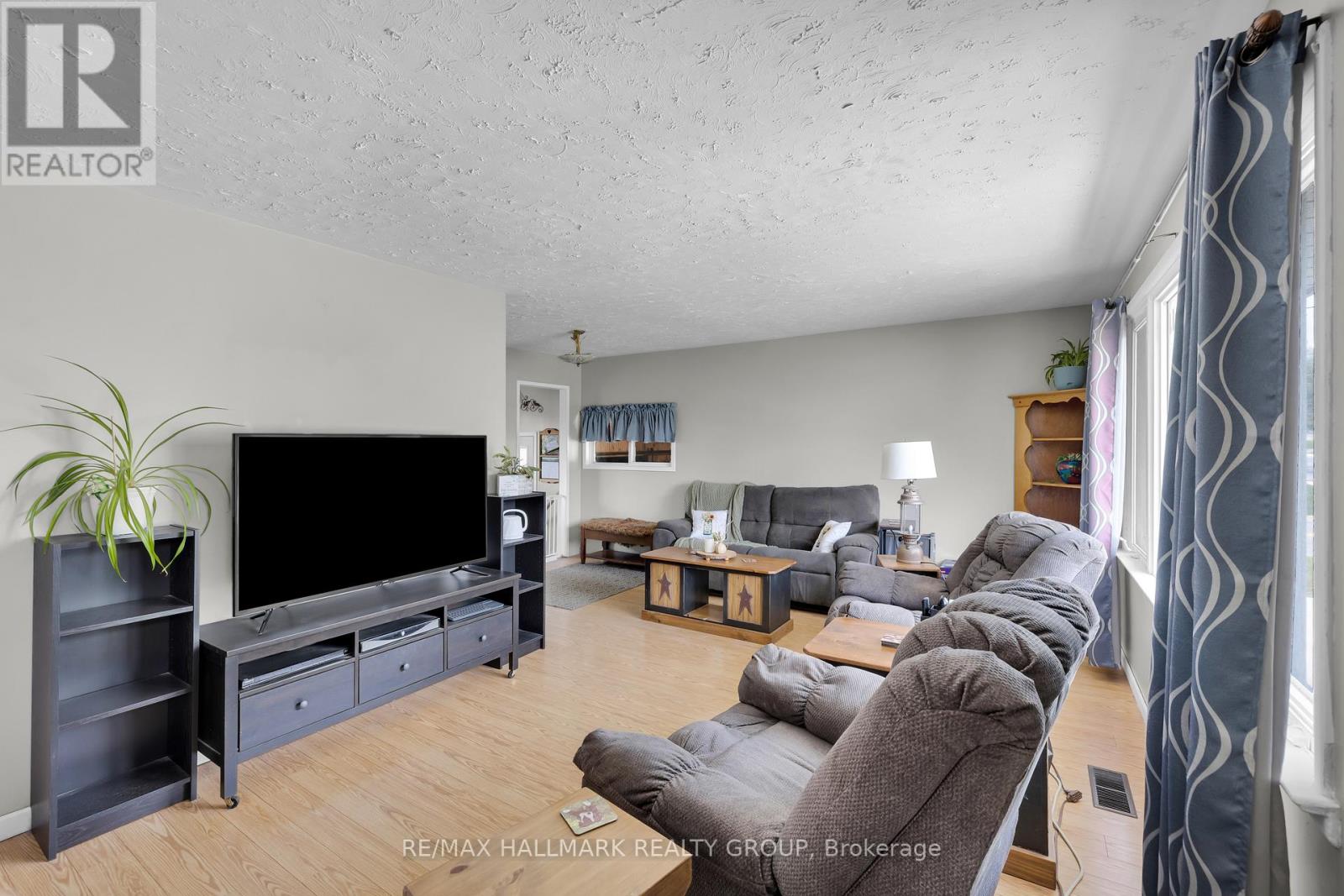 86 JASPER AVENUE