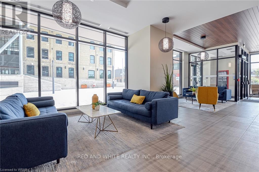 605 - 108 GARMENT STREET