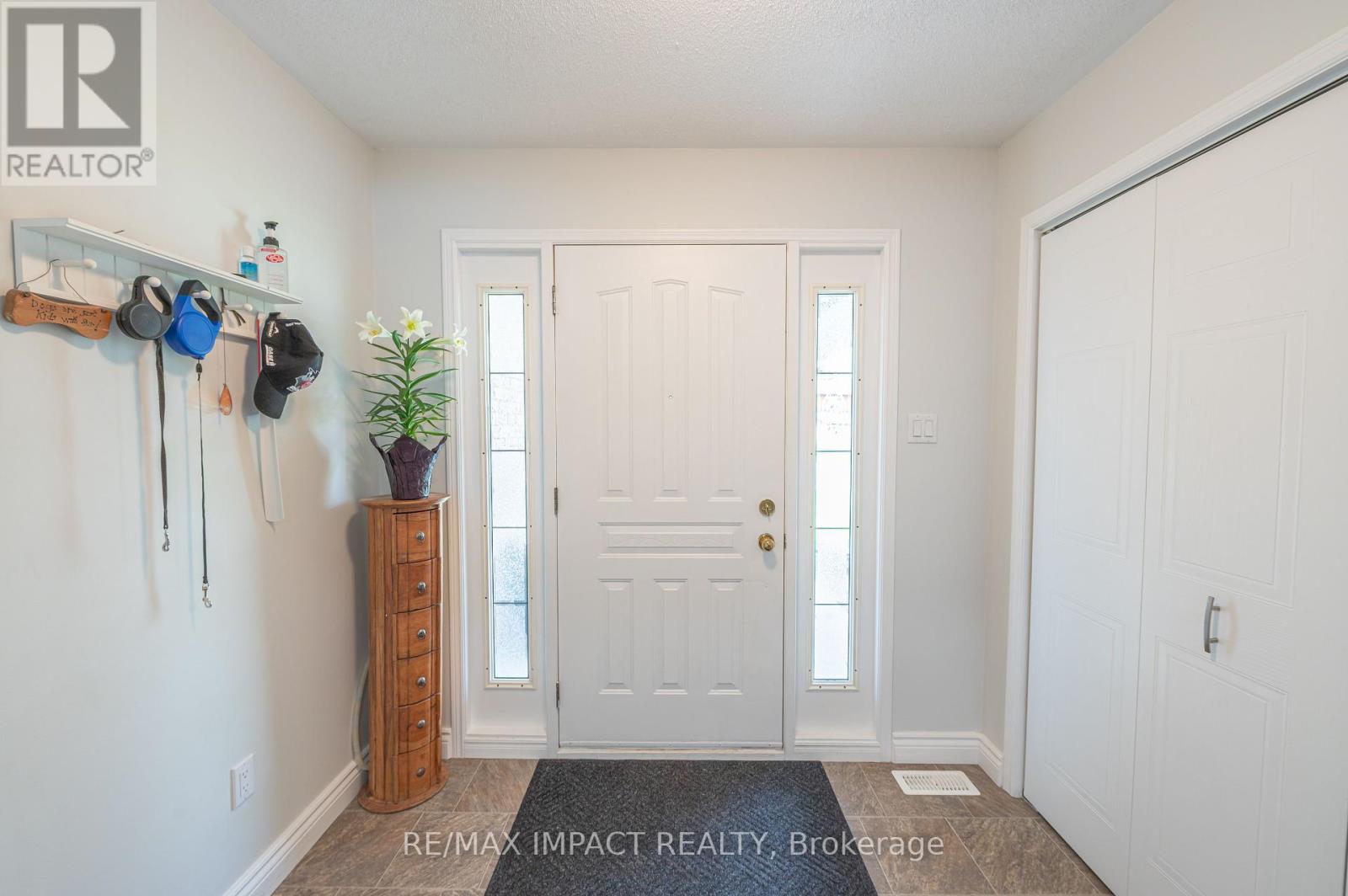 10 CEDARTREE LANE