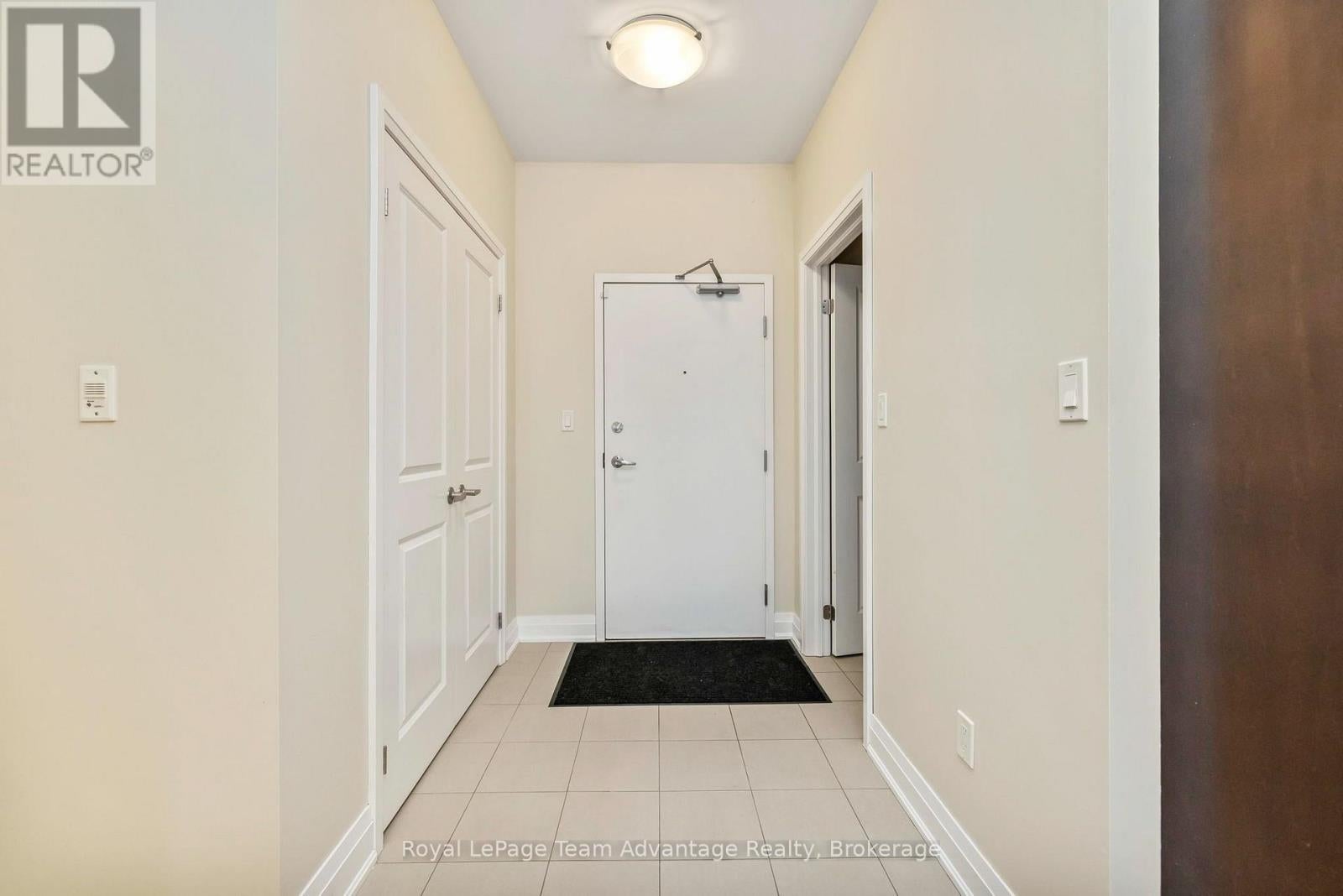 102-20D SILVER BIRCH COURT
