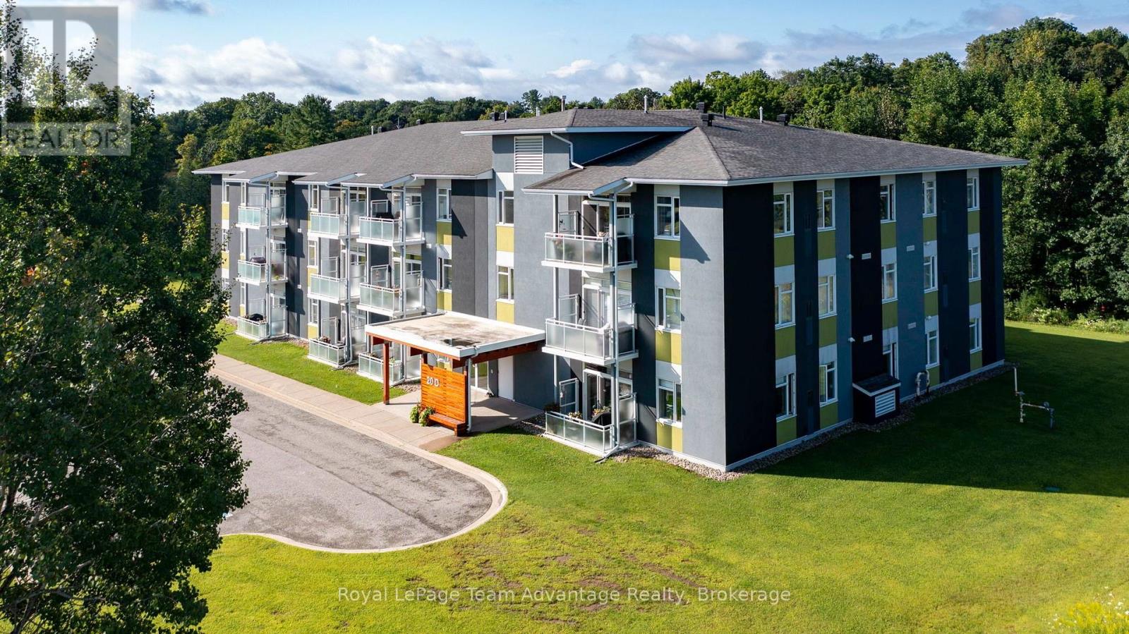 102-20D SILVER BIRCH COURT
