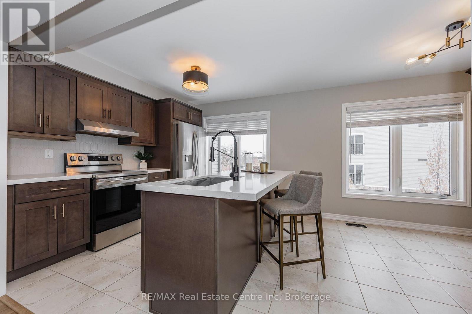 2 - 395 LINDEN DRIVE