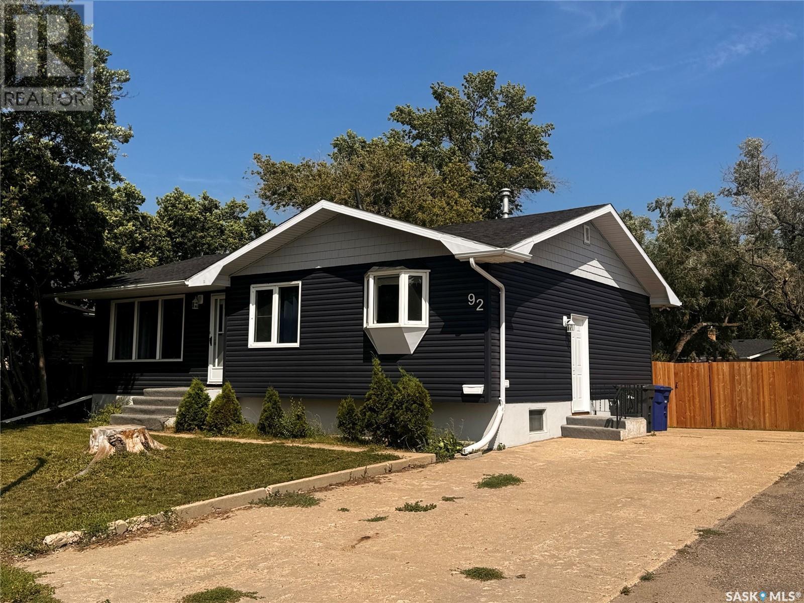 92 Scott CRESCENT