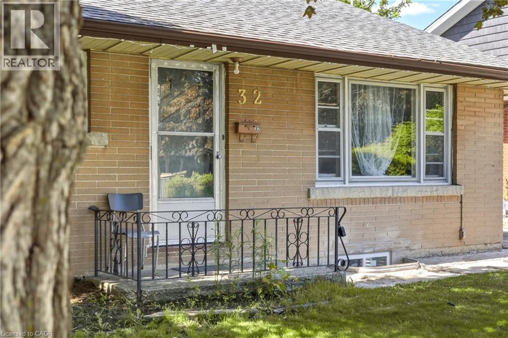 32 CLOSE Avenue
