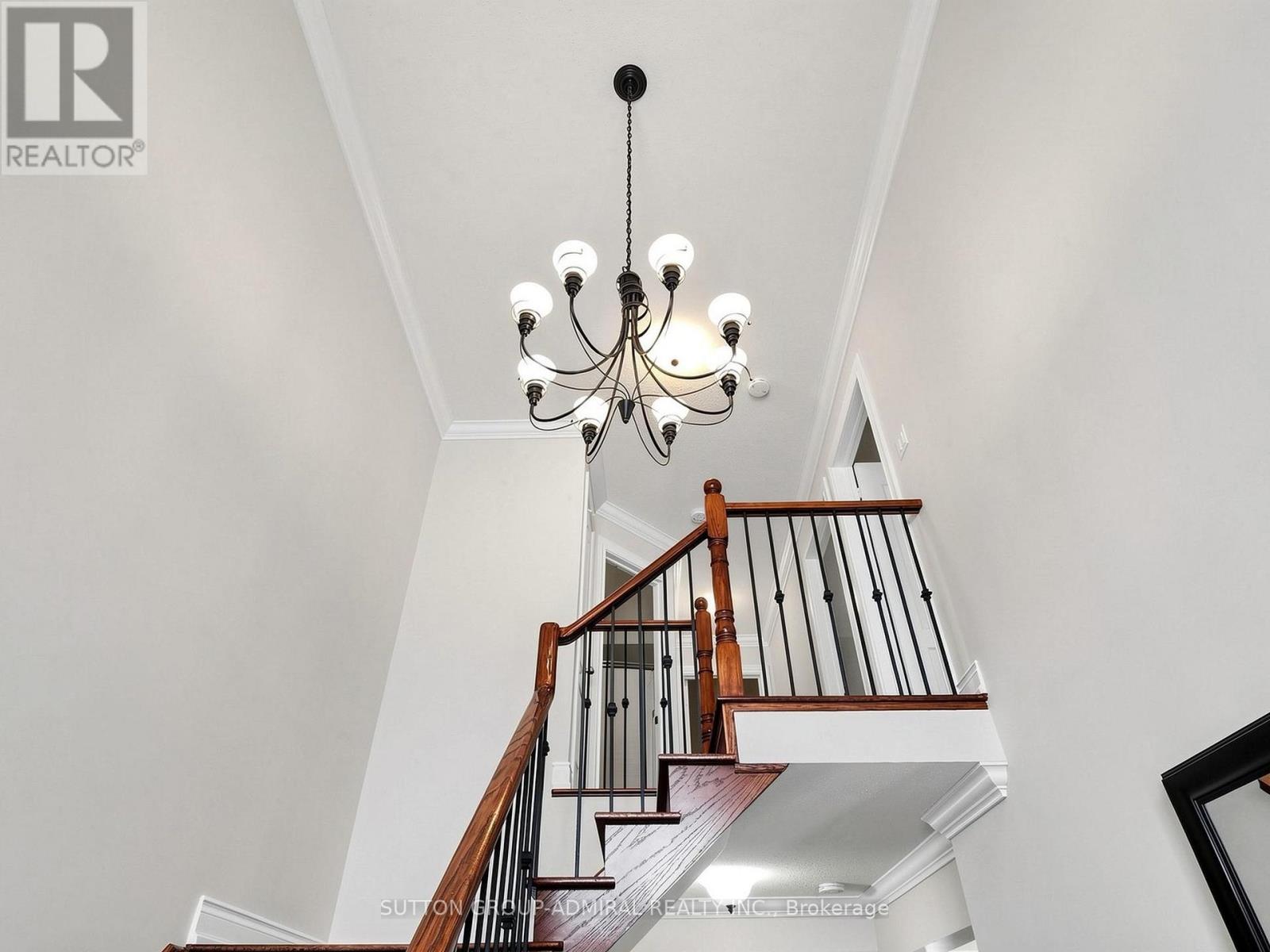 32 BEAVERBROOK CRESCENT