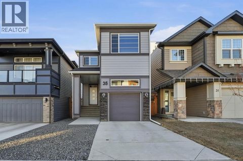 35 Cranbrook Gardens SE Calgary AB T3M2X5
