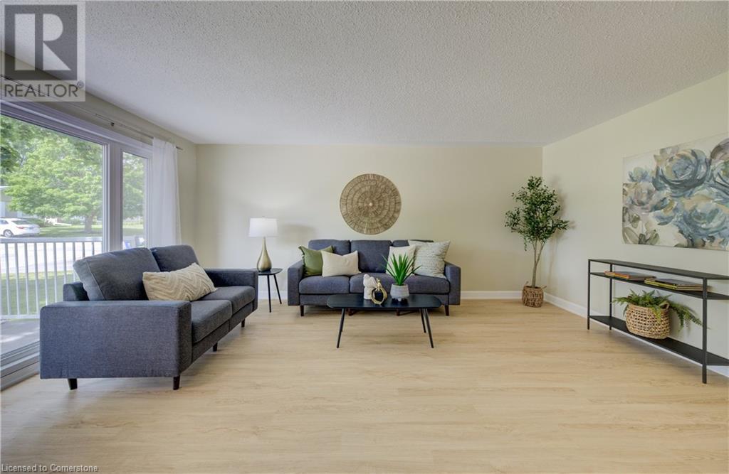 152 GREENDALE Crescent