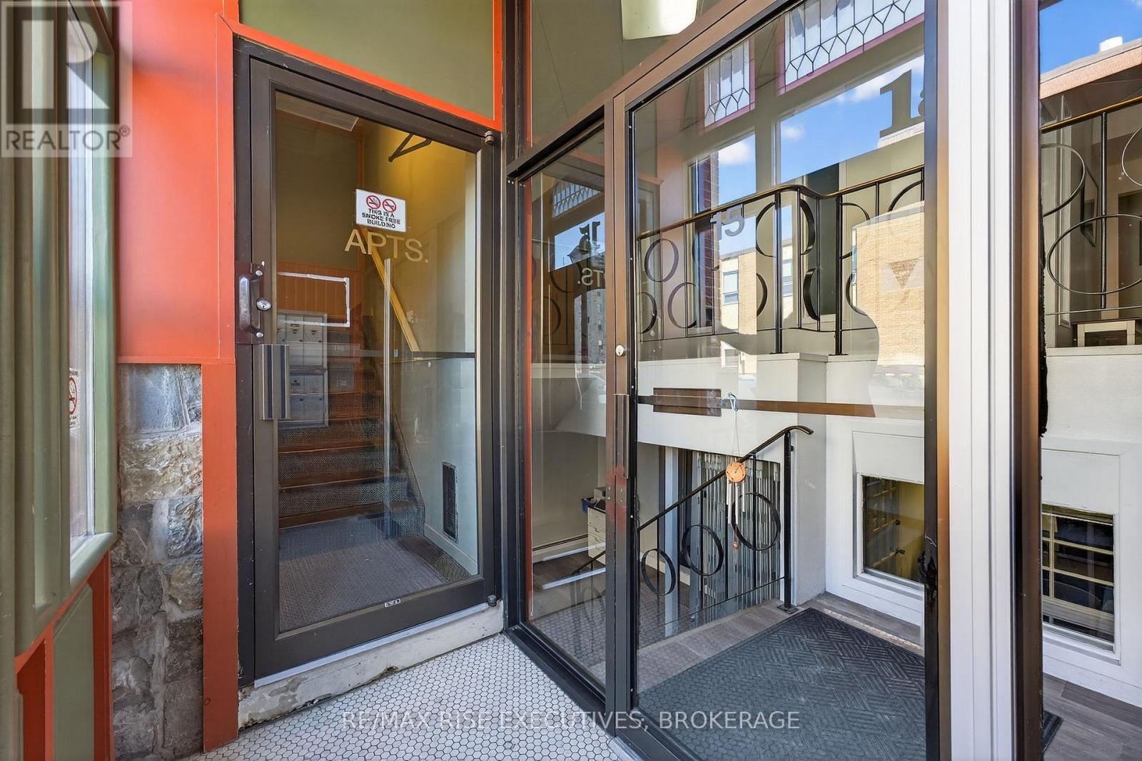 15 MONTREAL STREET