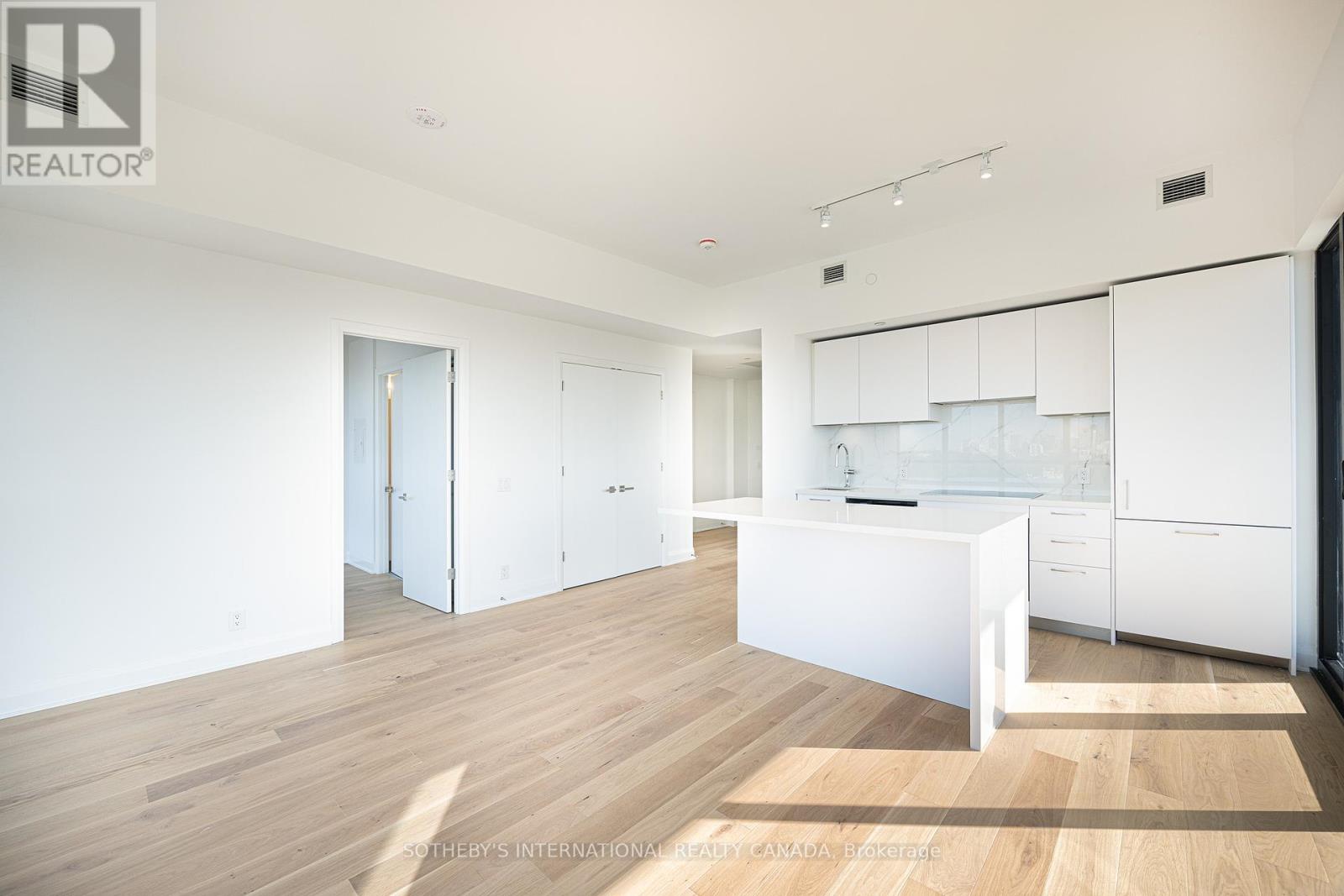 1501 - 33 FREDERICK TODD WAY