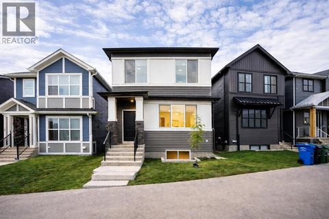 522 Lucas Boulevard NW Calgary AB T3P2C9