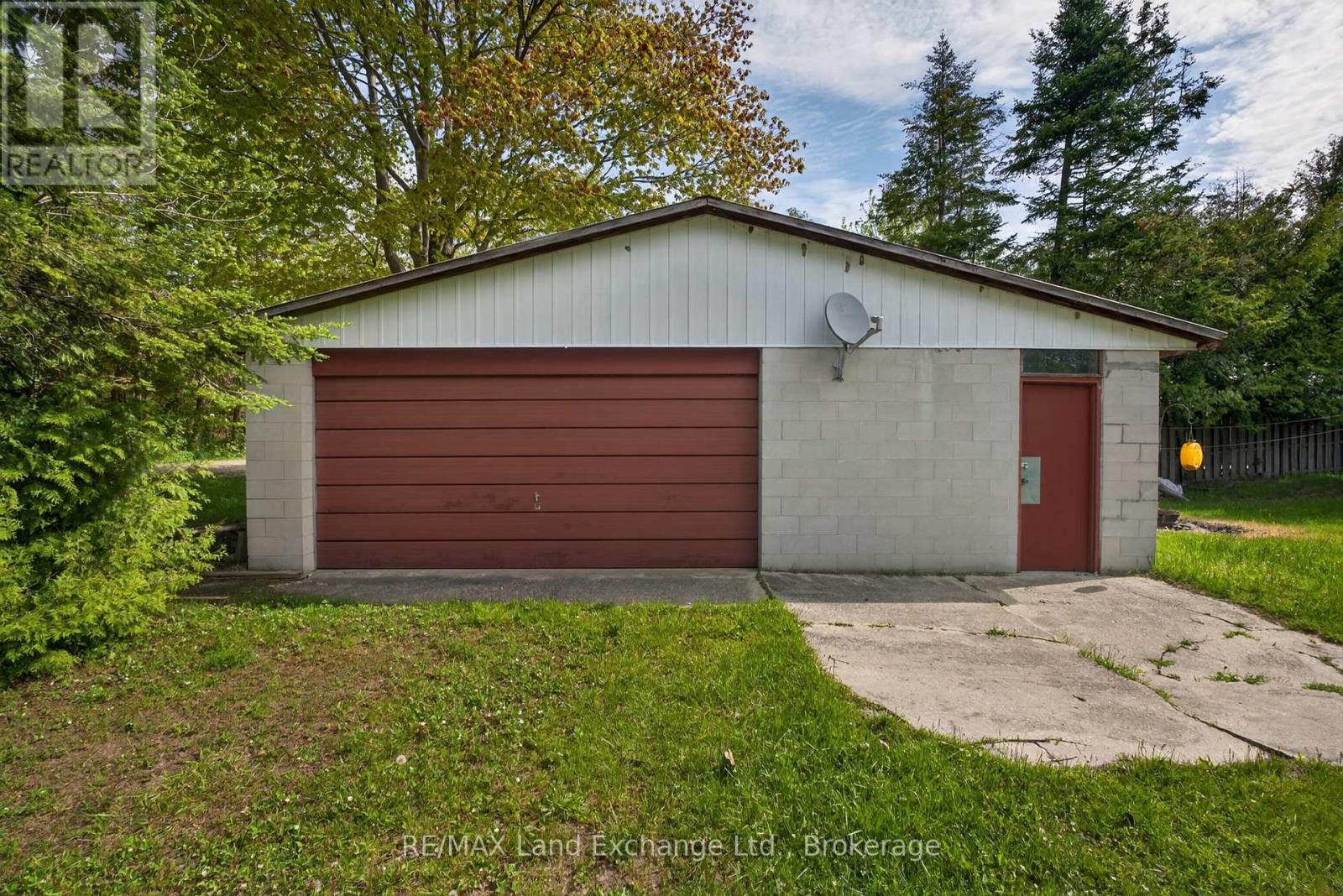 114 SUNRISE AVENUE