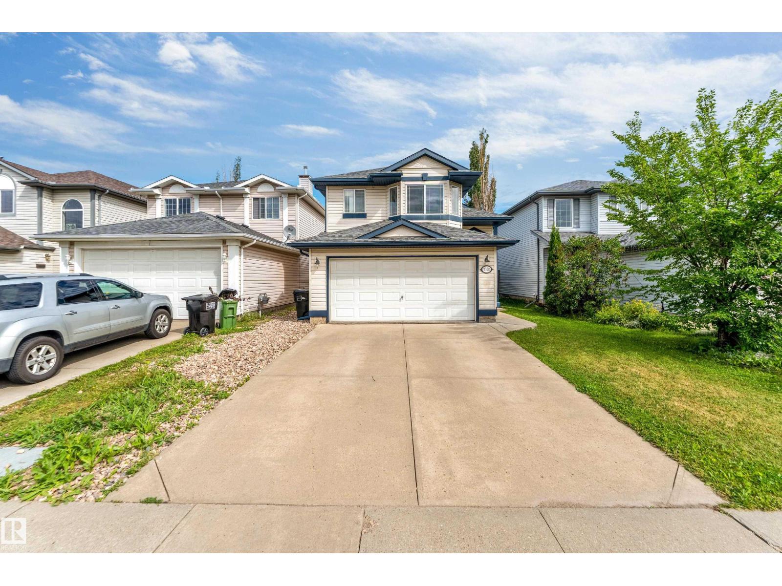 3320 27 AV NW