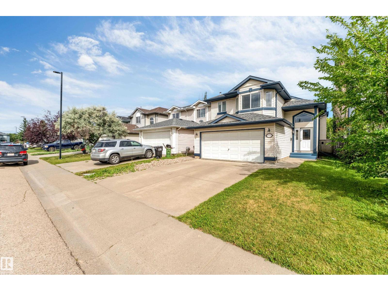 3320 27 AV NW