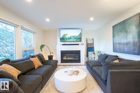 8804 148 ST NW Edmonton AB T5R0Z9