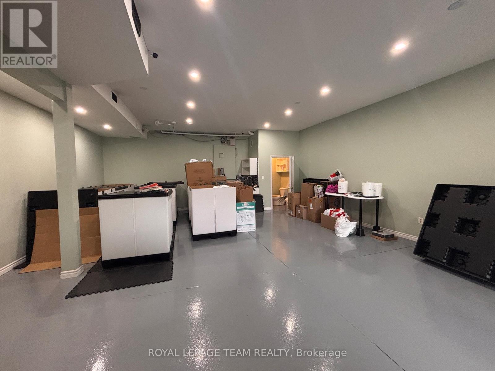 D6 - 2285 ST LAURENT BOULEVARD