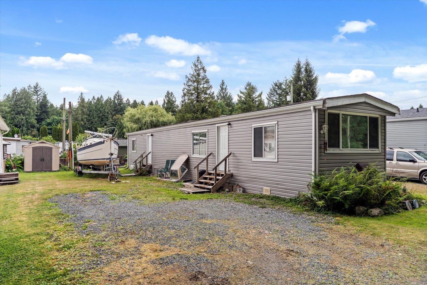 41 3942 COLUMBIA VALLEY ROAD|Cultus Lake East