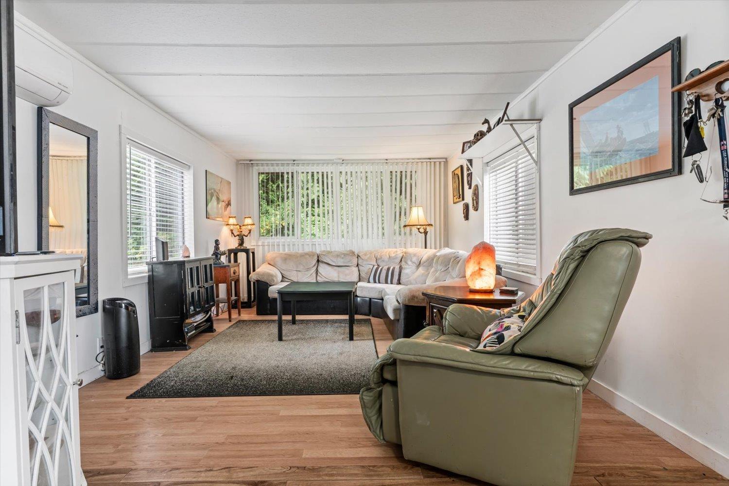 41 3942 COLUMBIA VALLEY ROAD|Cultus Lake East