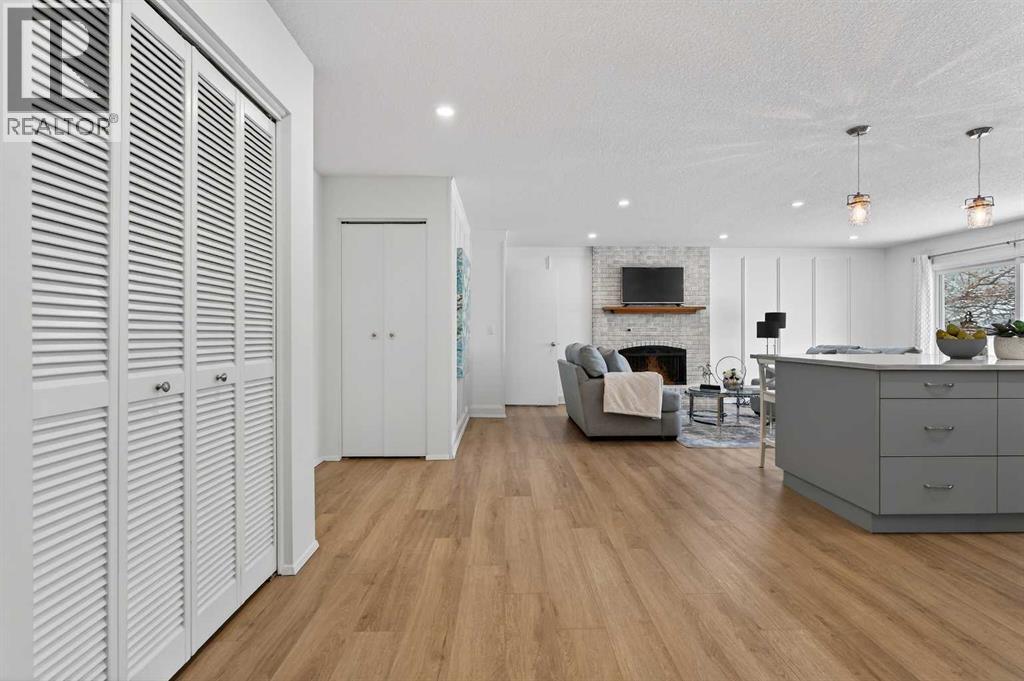 60 Sunmount Close SE