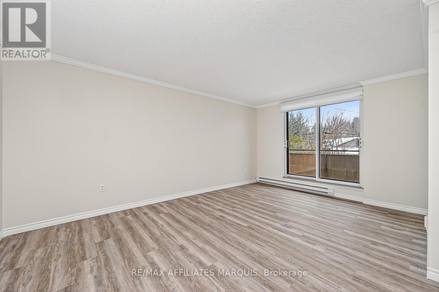 204 - 41 SUNSET BOULEVARD