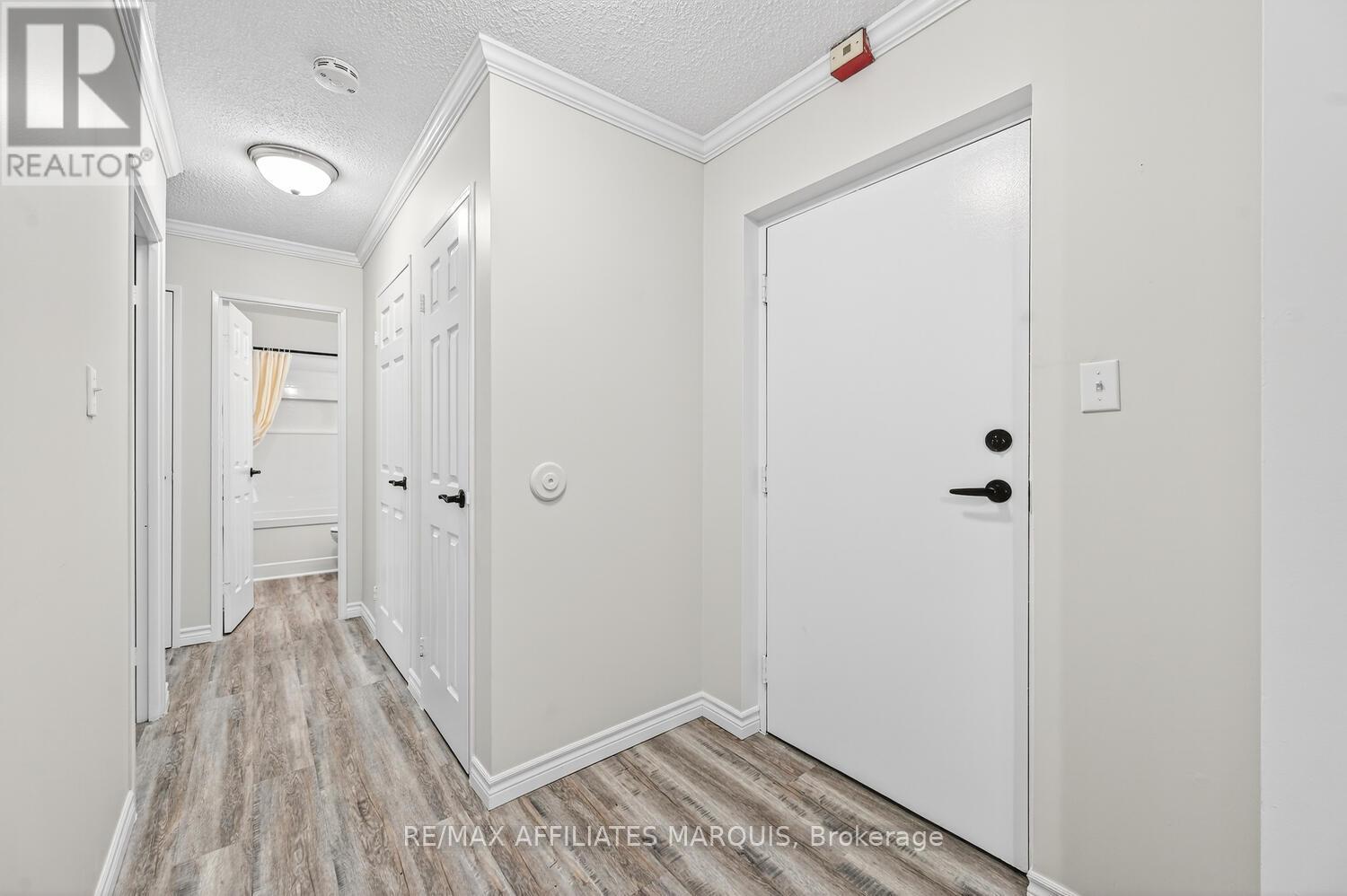 204 - 41 SUNSET BOULEVARD