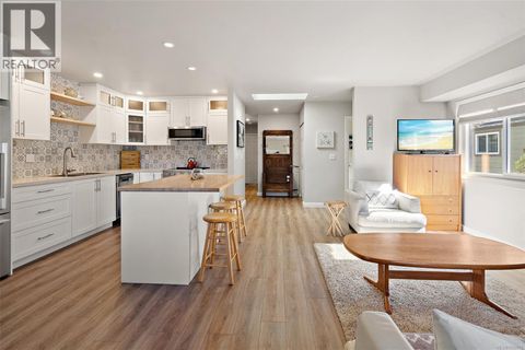 6 10008 Third St Sidney BC V8L3B3