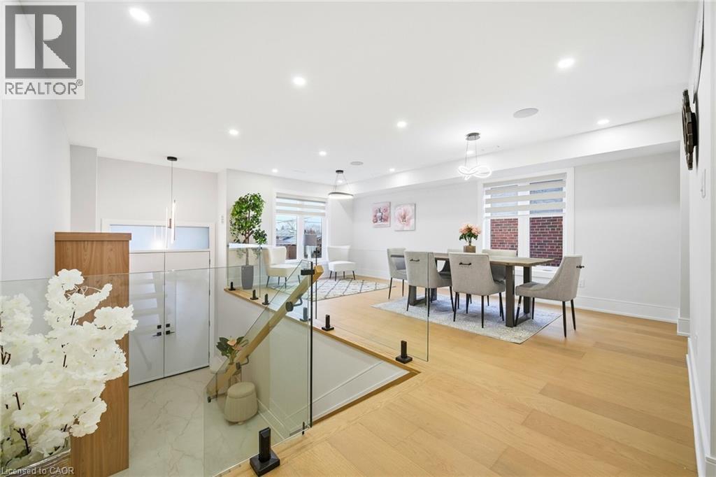 1228 ALEXANDRA Avenue