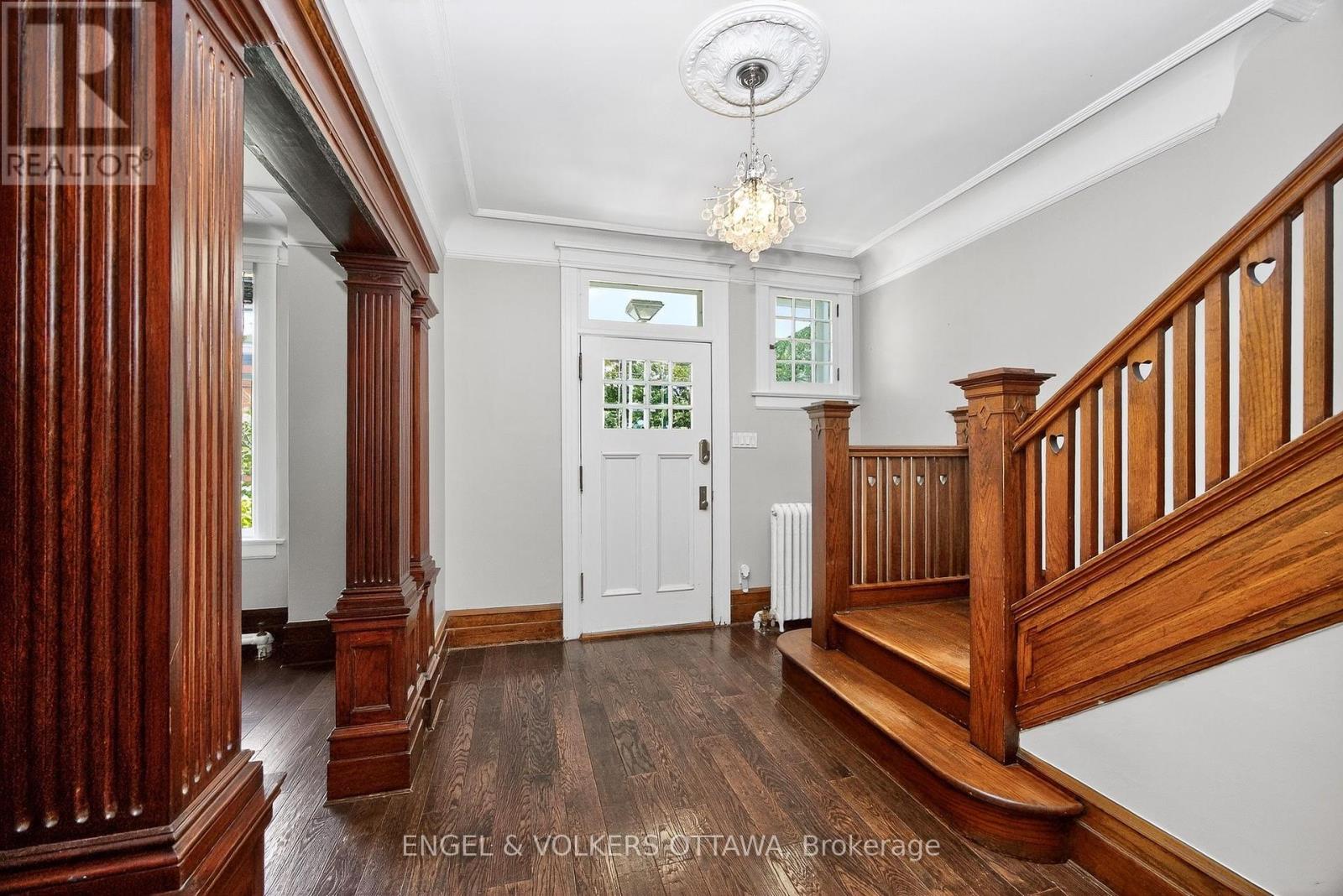172 CARTIER STREET N